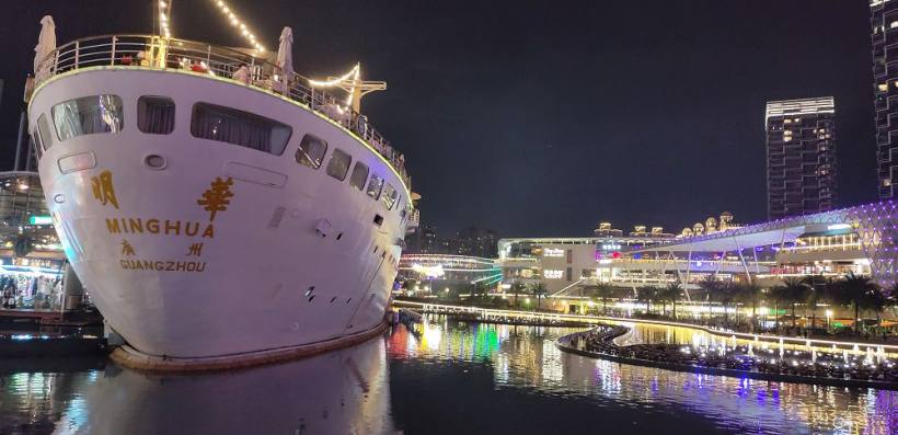 月是中秋月，人是心上人