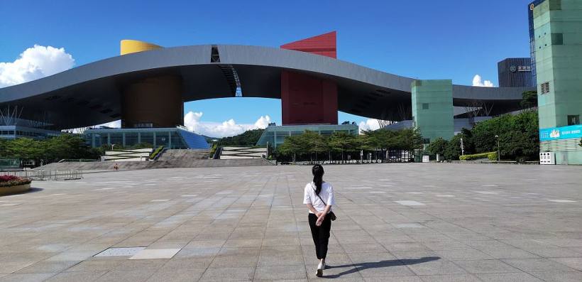 月是中秋月，人是心上人