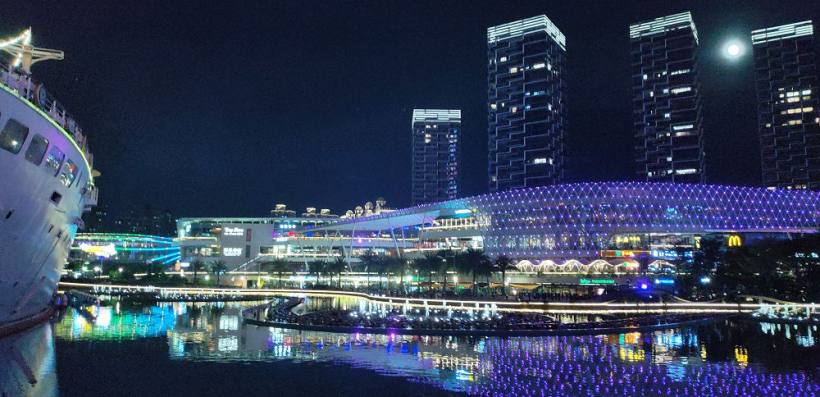 月是中秋月，人是心上人