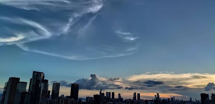 月是中秋月，人是心上人