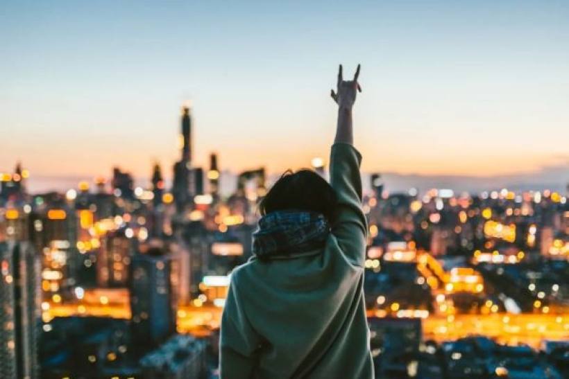 以前爱一个人，现在爱一个人