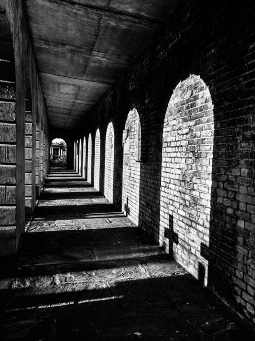 学会这九个小技巧，手机也能拍好建筑