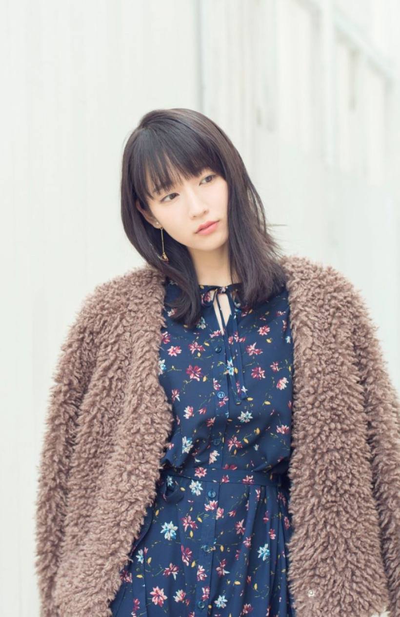 手机拍照怎么拍，九个姿势学起来，手机也能轻松拍美照