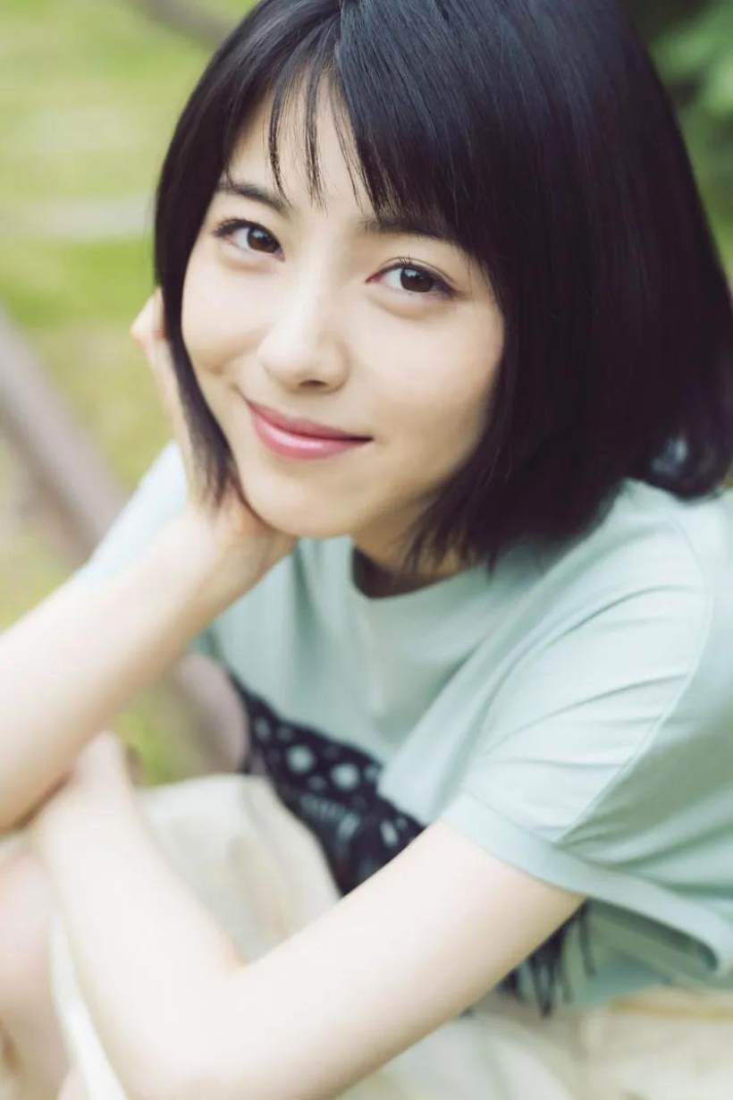 手机拍照怎么拍，九个姿势学起来，手机也能轻松拍美照